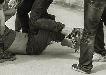 Satu Pelaku Pengeroyokan Bersajam Diciduk, Tiga Lainnya Diburu!