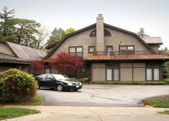 Miliki Harta Rp2.000 Triliun Tapi Tinggal di Rumah Rp 400 Juta-an