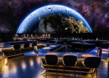 Wow, Ada Layanan Makan Mewah di Luar Angkasa, Tarifnya Segini