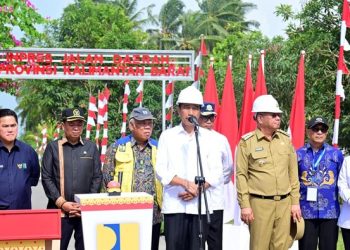 Resmikan Jalan Rp648 Miliar di Kalimantan, Ini Pesan Jokowi