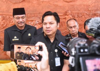 Serahkan LKPj 2023, Paman Birin Berkomitmen Pembangunan Daerah Terus Meningkat