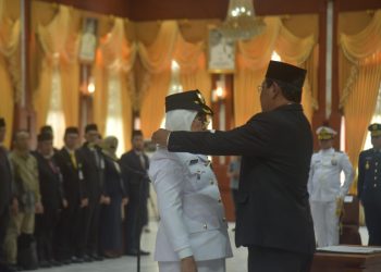 Paman Birin Lantik Hamida Munawarah Jadi Penjabat Bupati Tabalong