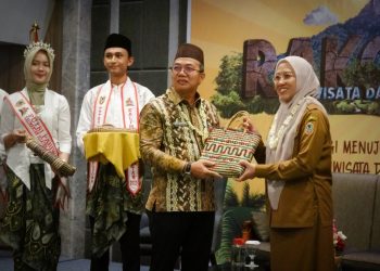 Paman Birin Gencar Promosikan Potensi Wisata Geopark Meratus