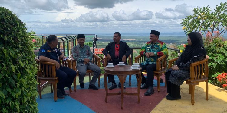 Sayed Jafar Ajak Rombongan IPGKKPS Malaysia Kunjungi Hutan Meranti Putih
