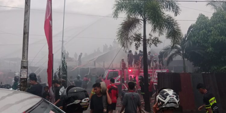 Gudang Penyimpanan LPG di Simpang Belitung Terbakar