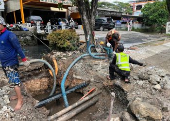 PTAM Bandarmasih Perbaiki Kebocoran Pipa di Jalan A Yani Banjarmasin
