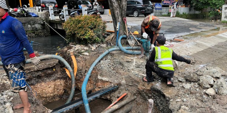 PTAM Bandarmasih Perbaiki Kebocoran Pipa di Jalan A Yani Banjarmasin