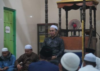 Safari Ramadan di Dua Desa, Zairullah Serahkan Bantuan untuk Masjid