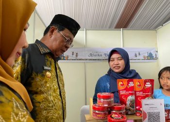 Dibuka Paman Birin, Warga ‘Serbu’ Pasar Raya dengan Harga Murah