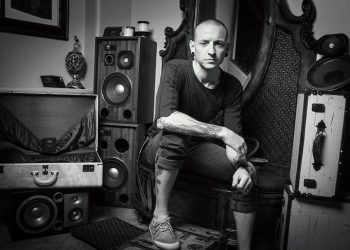 Chester Bennington Dalam Memori
