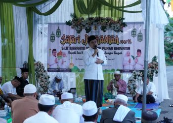 Safari Ramadan di Masjid Al Hidayah, Bupati Aulia Salurkan Bantuan