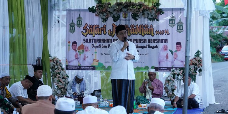 Safari Ramadan di Masjid Al Hidayah, Bupati Aulia Salurkan Bantuan