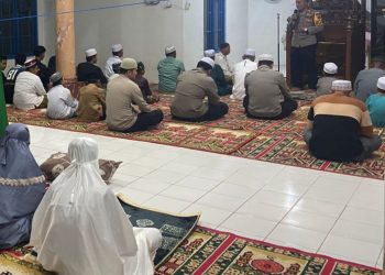 Salat Tarawih Keliling, Kapolsek Batulicin Sampaikan Pesan Kambtibmas