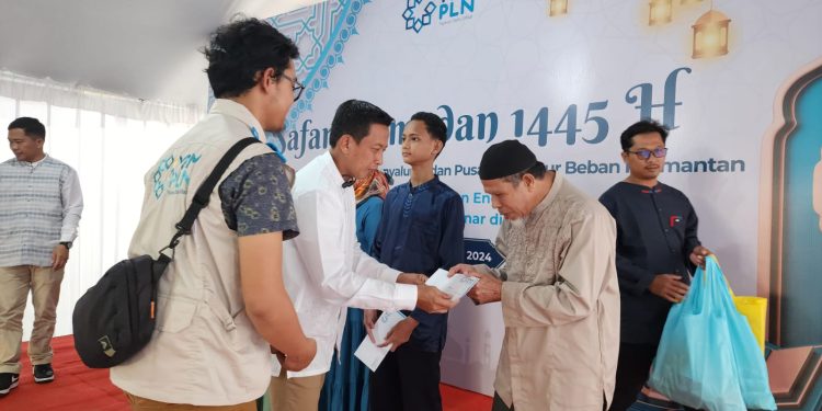 Ramadan, PLN Berbagi Kebahagiaan dengan Anak Yatim, Difabel, dan Lansia di Kalteng