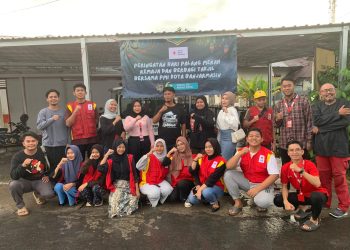Berbagi Takjil di Momen Hari Palang Merah Remaja