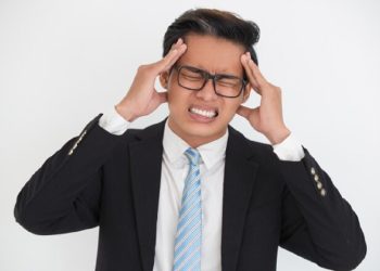 Sering Pusing saat Puasa? Yuk Kenali Penyebabnya