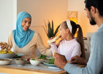 Makanan dan Minuman yang Perlu Dihindari Anak saat Berbuka Puasa