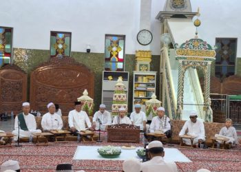 Paman Birin Bersama Ulama Khataman Qur’an di Masjid Agung Al Karomah