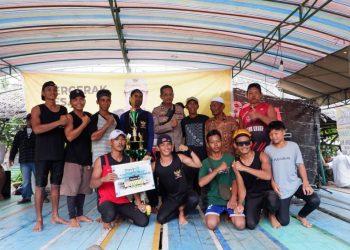 Juara Lomba Jukung Tradisional Dapat Hadiah Umrah dari Paman Birin