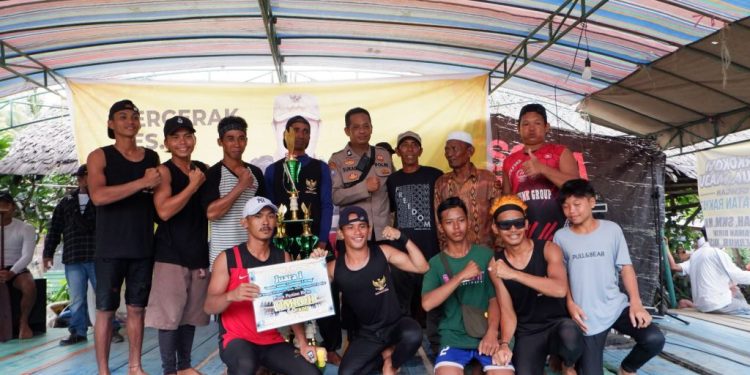 Juara Lomba Jukung Tradisional Dapat Hadiah Umrah dari Paman Birin