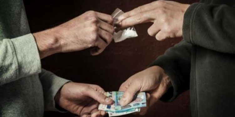 Warga Teluk Tiram Transaksi Sabu dengan Polisi yang Menyamar, Ditangkap Deh!