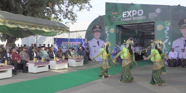 Hadiri Pembukaan Expo Pembangunan, Begini Respons Wakil Ketua DPRD Tanbu