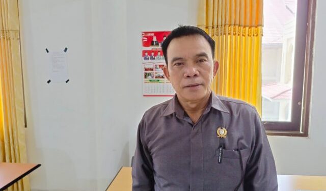 Pj Bupati Terima Penghargaan Kementerian PAN-RB, Begini Respons Anggota DPRD