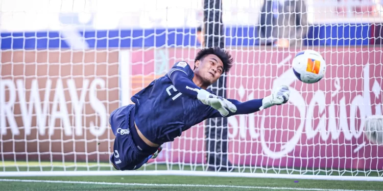 AFC Puji Setinggi Langit Ernando Ari yang Bikin Australia Frustrasi: Tembok Besar Indonesia!