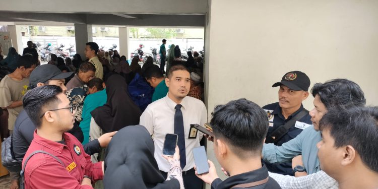 Ramadan Berbagi, Bank Kalsel Barabai Salurkan 275 Paket Sembako untuk Pensiunan