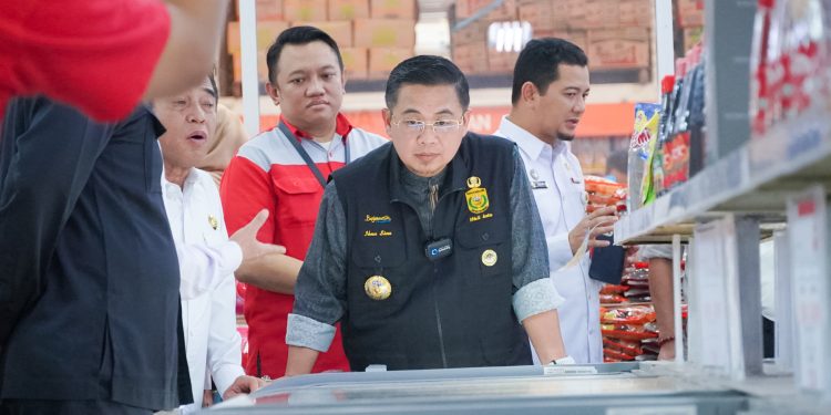 Operasi Pasar Jelang Lebaran, Ibnu Sina Pastikan Harga Bapok Masih Stabil