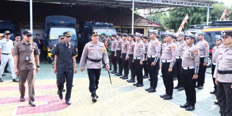 Polres HST Apel Gelar Pasukan Operasi Ketupat Intan