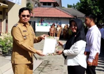 Ratusan Guru Kontrak dan Tenaga Kependidikan di HST Terima SK