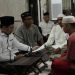 Bupati Aulia Bimbing Warga Desa Patikalain Ucapkan Dua Kalimat Syahadat