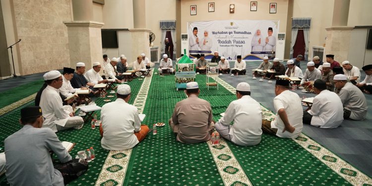 Jajaran Pemkab HST Laksanakan Khataman Al-Qur’an