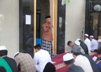 Wabup Muh Rusli Salat Idul Fitri di Kelurahan Kampung Baru