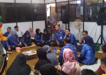 Kadis LH Beri Motivasi Petugas Kebersihan