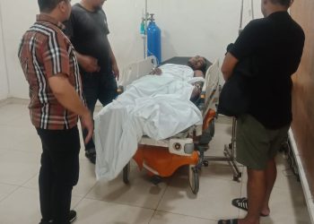 Geger! Warga Alalak Kesetrum Saat Memperbaiki Atap Rumah