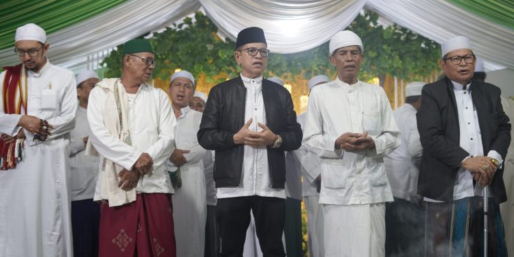 Ribuan Jemaah Hadiri Haul Ke-218 Datu Kalampayan di Desa Pantai