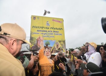 Acil Odah Pimpin Gerakan Perempuan Menanam Ribuan Pohon
