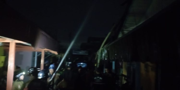 Meteran Listrik Meledak, 9 Rumah di Jalan Veteran Ludes Terbakar