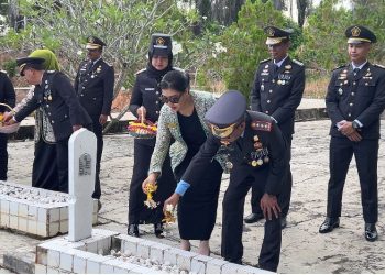 Peringati HBP Ke-60, Lapas Kotabaru Tabur Bunga di TMP Wadah Batuah