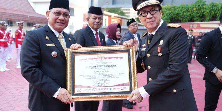 Sayed Jafar Terima Penghargaan dari Kementerian Hukum dan HAM