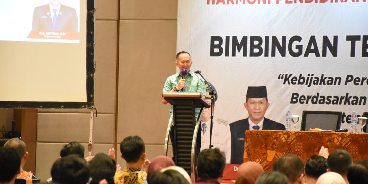 Sekda Buka Bimtek Pengelolaan Keuangan Daerah Kabupaten Kapuas