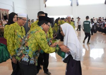 Pj Bupati Kapuas Lepas Keberangkatan 317 Jemaah Calon Haji
