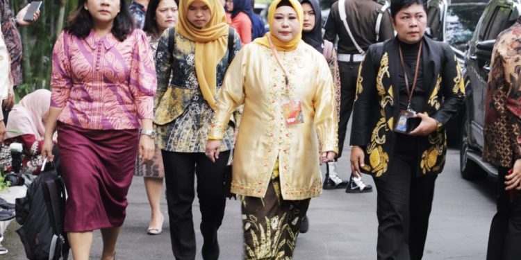 Acil Odah Hadiri Puncak HUT Dekranas dan Hari Kesatuan Gerak PKK di Solo