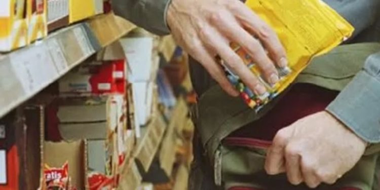 Emak-Emak Spesialis Pengutil Ritel Modern Ditangkap