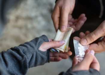 Bojes Transaksi Sabu dengan Polisi yang Menyamar, Ditangkap Deh!