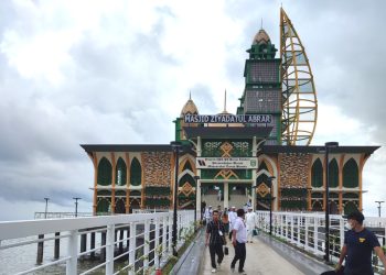 Kunjungan Meningkat di Akhir Pekan, Masjid Apung Ziyadatul Abrar Habiskan 30 Ribu Liter Air