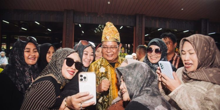 Serasa Pulang Kampung, Paman Birin Halalbihalal dengan Bubuhan Banjar di Kalbar