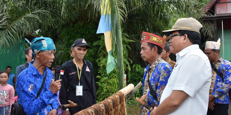 Erlin Hardi Hadiri Ritual Adat Mamapas Lewu di Desa Penda Ketapi